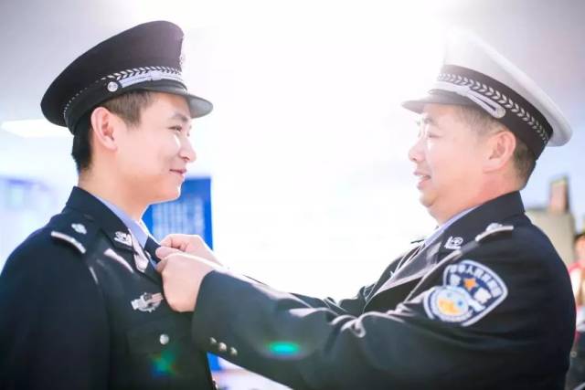 台州这几组警察照片被刷屏:长大后,我就成了你!