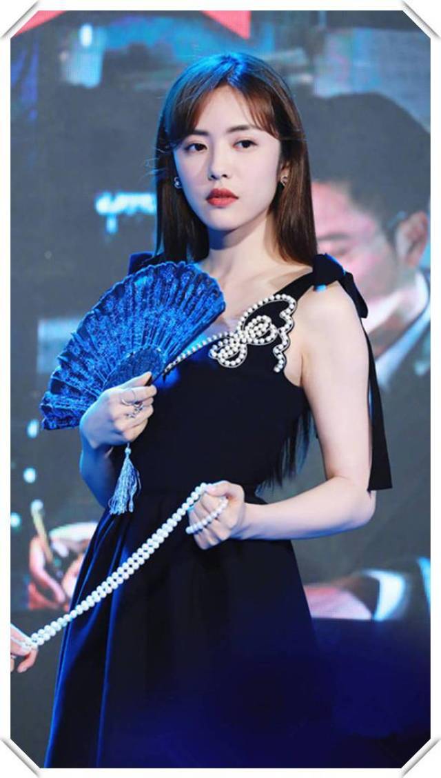 出卖了真实的身材,露出来的麒麟臂却是让蔡文静上半身显得非常粗壮