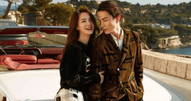 网友机场偶遇戚薇李承铉带女儿上节目,一个动作看出戚薇是女汉子