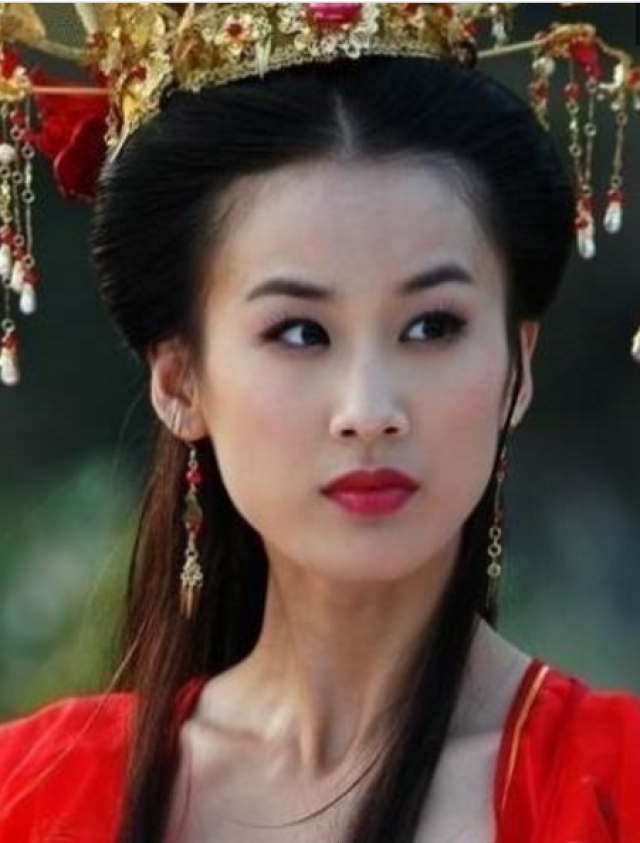 扬州美女豆蔻:由盐商进献给和珅,对和珅情深,生死相随.
