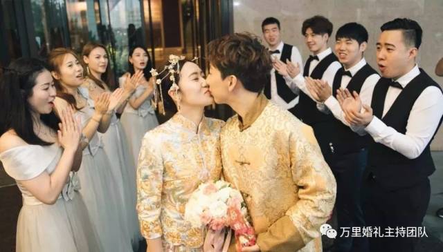 就在昨天,中国短道速滑小王子韩天宇,正式迎娶自己的"女神"——刘秋宏