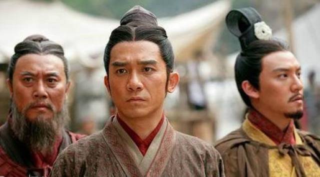 赤壁之战中为何出演苦肉计的偏偏是黄盖? 因为他是最佳人选