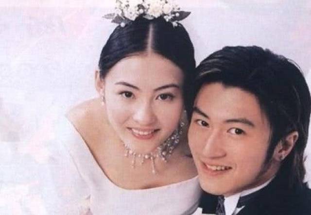 2006年张柏芝谢霆锋结婚的时候,他们的婚纱照也很抢眼,张柏芝那时候