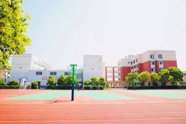刚刚,黄岩区镇东小学有一组原创漫画作品出现