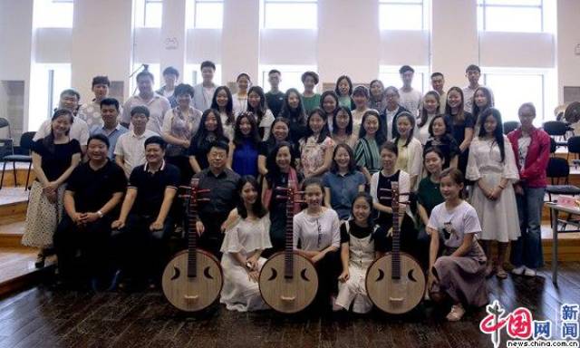 中央音乐学院首位阮专业教授,博士研究生导师,"徐阳·阮族"系列乐器