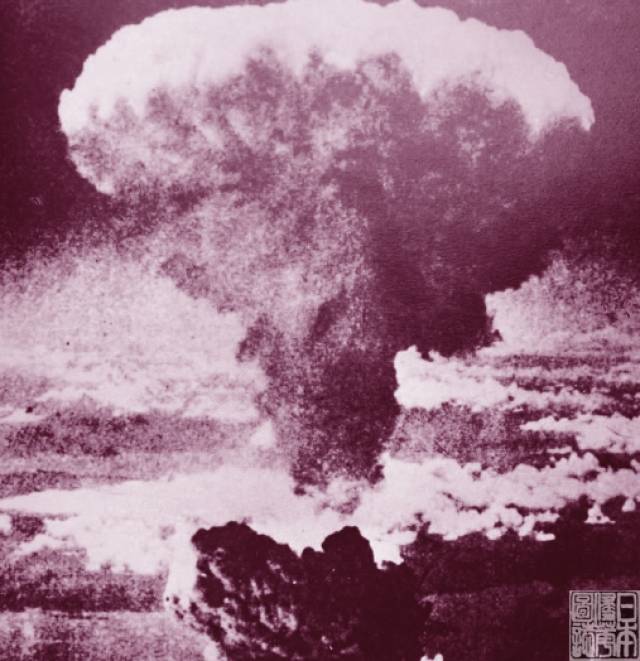 长崎原子弹爆炸场景.