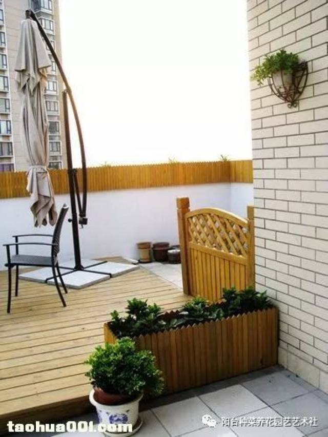 40平米光秃秃的大露台,被她改造成了唯美小花园!