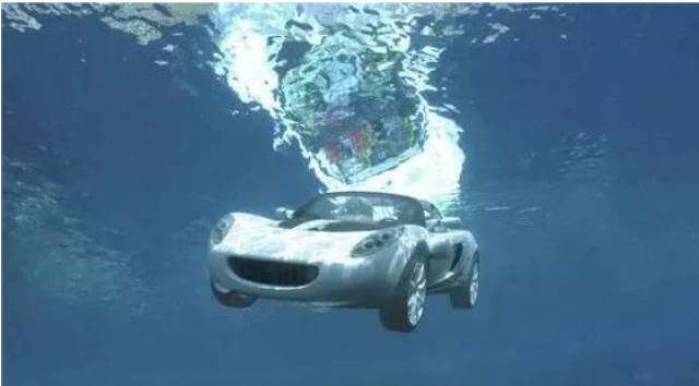 很多因为这样的事故导致溺水的车主,相信他们都尝试过打开车门,但是