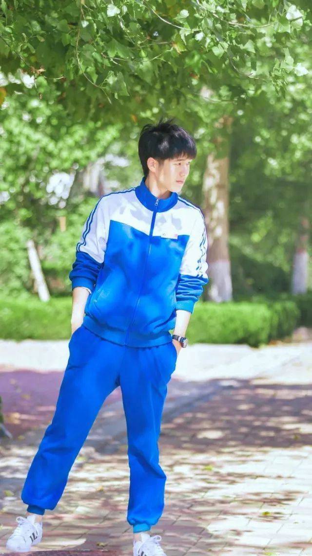 吴磊的少年气,刘昊然的心动,细数娱乐圈那些男明星的校服造型