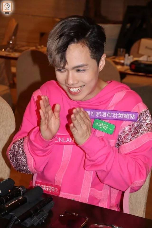 张敬轩红馆开骚扮女人扮上瘾!大方讲关智斌:从来冇减少来往