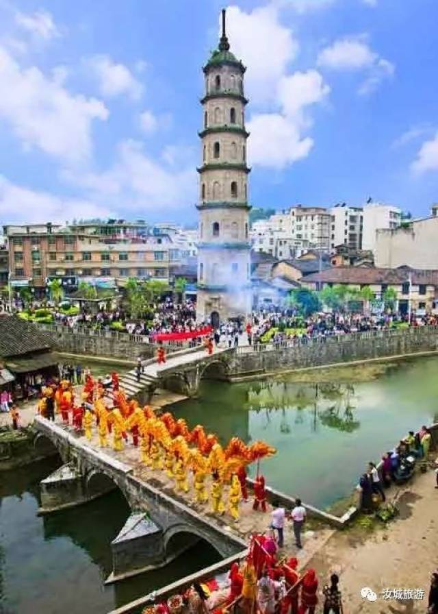 近年来,汝城县坚持以全域旅游开发引领全面小康建设,切实做到旅游