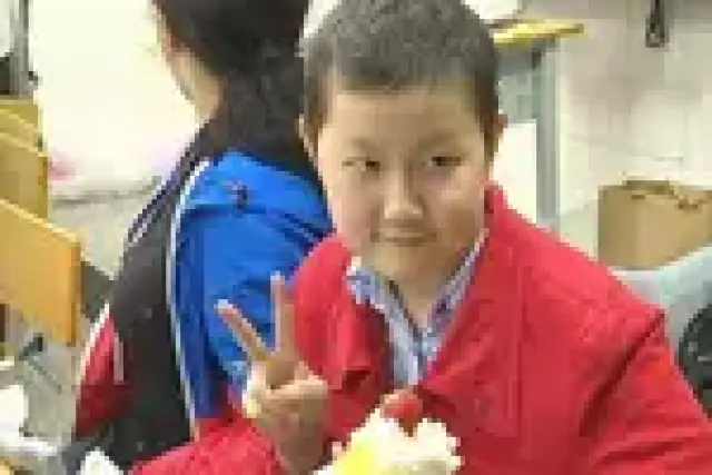 12岁左腿高位截肢,忍痛写下30万字长篇小说...攀枝花励志小女孩