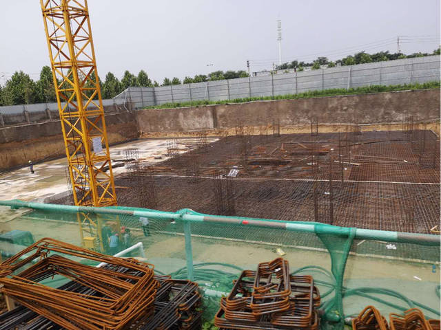 新密一房产开发商挖坑就敢卖房购买者被坑没商