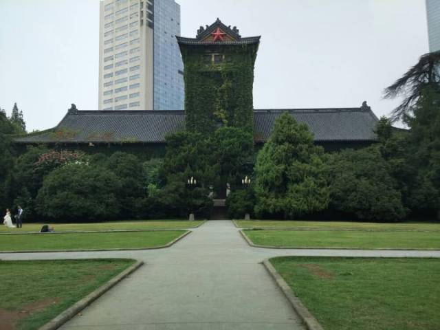分别是复旦大学,同济大学,上海交通大学,华东师范大学,南京大学,东南