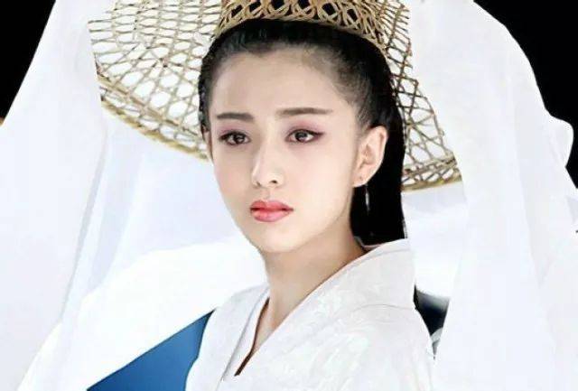 从"物美价廉"到"老娘天下最美",佟丽娅重塑了一个新的