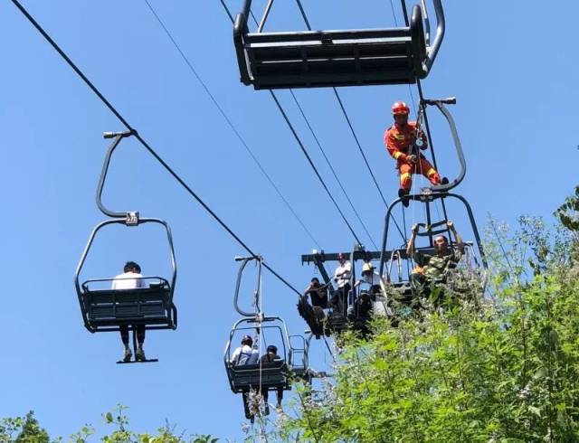 索道停机,3人被困,高悬空中…别慌,这是演练