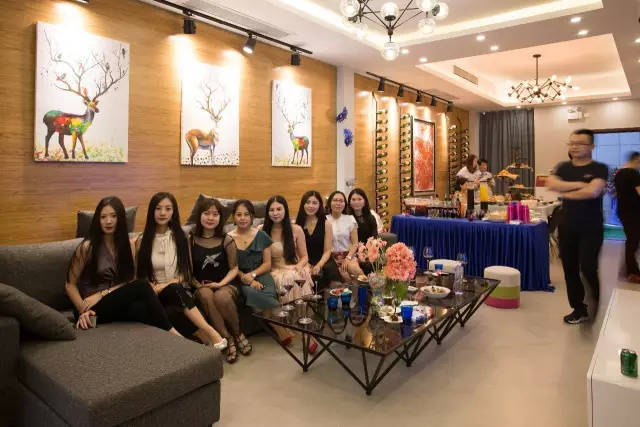 3个90后美女小姐姐开的轰趴别墅,邀请你去组局啦!