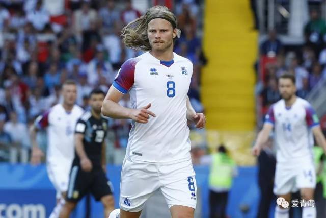 两球队提前晋级16强! 中国球迷:吐槽比看球更有