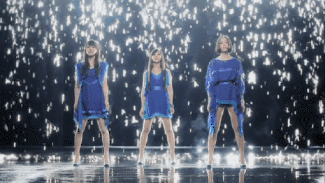 在真锅大度的设计下,perfume的每一次演唱会都像是霍格沃兹的魔法表演