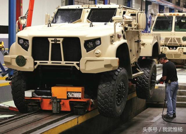 美国奥什科什公司抓紧生产首批l-atv装甲车