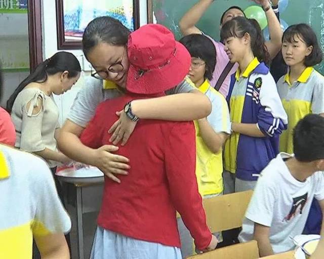 12岁左腿高位截肢,忍痛写下30万字长篇小说...攀枝花励志小女孩