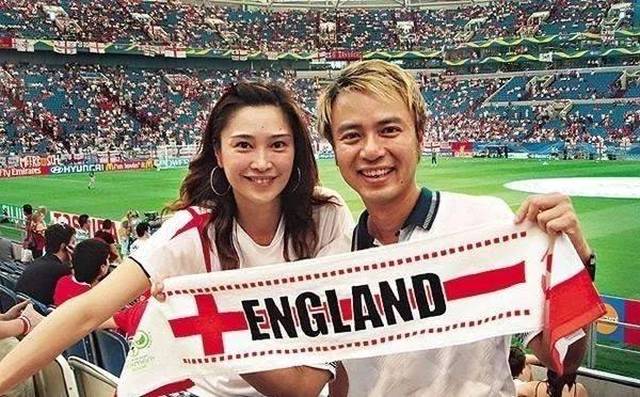 李克勤乃曼联的忠实拥趸,联赛杯决赛时,歌王更是亲临温布利球场现场