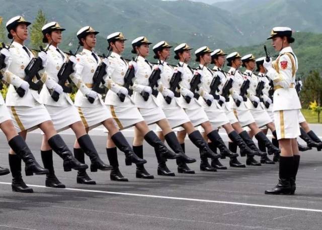 中国女兵,真的太美了!