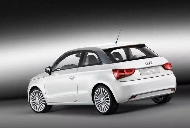 回顾奥迪a1的历史,2008年奥迪带来了家族最小车型a1的概念车audi a1