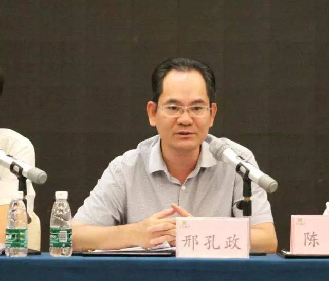 邢孔政充分肯定了2017年全省教育信息化工作: 一是教育信息化统筹力度