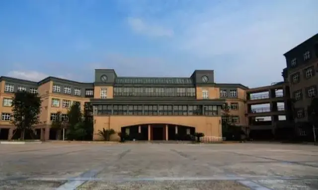 成都市泡桐树小学绿舟分校