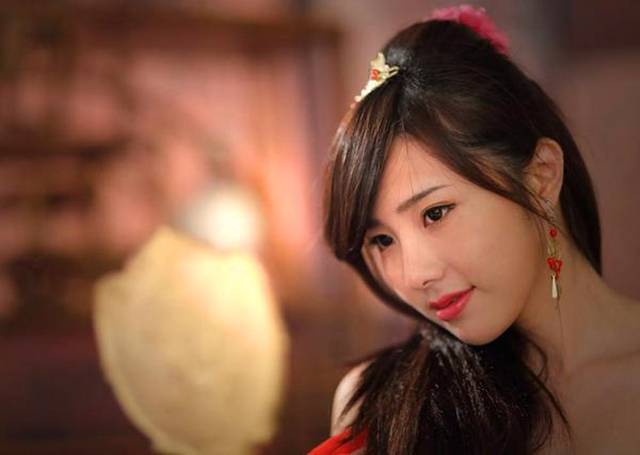 金瓶梅:李瓶儿初次为潘金莲过生日，竟然博得西门大院的满堂喝彩