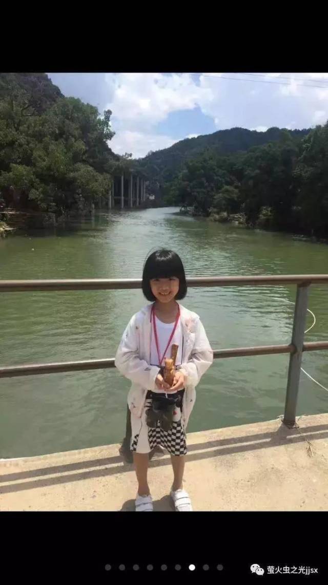 大家好,我叫李诗盈,今年9岁,就读于晋江市实验小学一年2班.