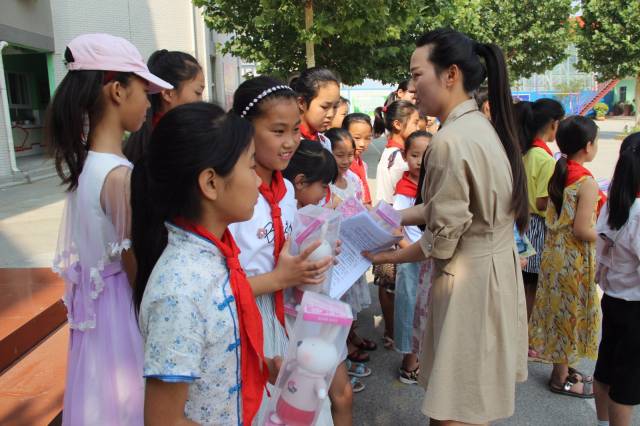 郑州管城区星火路小学2017—2018学年下学期散学典礼