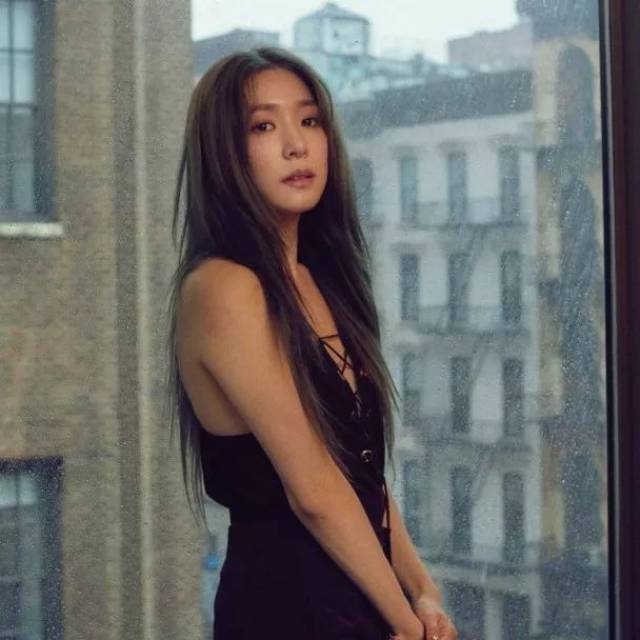 《夜蒲》女星疑遭警员抄牌爆调情对话,JC晒“警钟胸”生完都