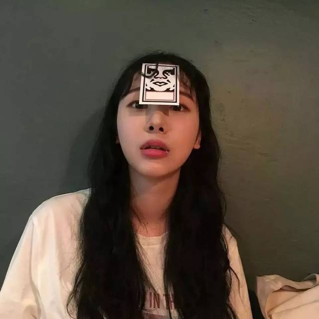 世间一万种巧合让我动心 你占九千七 余下三百皆弱水 我偏不取