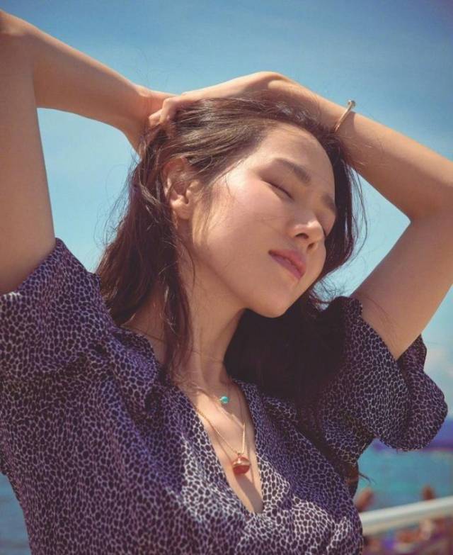 美景配美人!漂亮姐姐孙艺珍曝光一组最新写真,仙气飘飘美呆了!