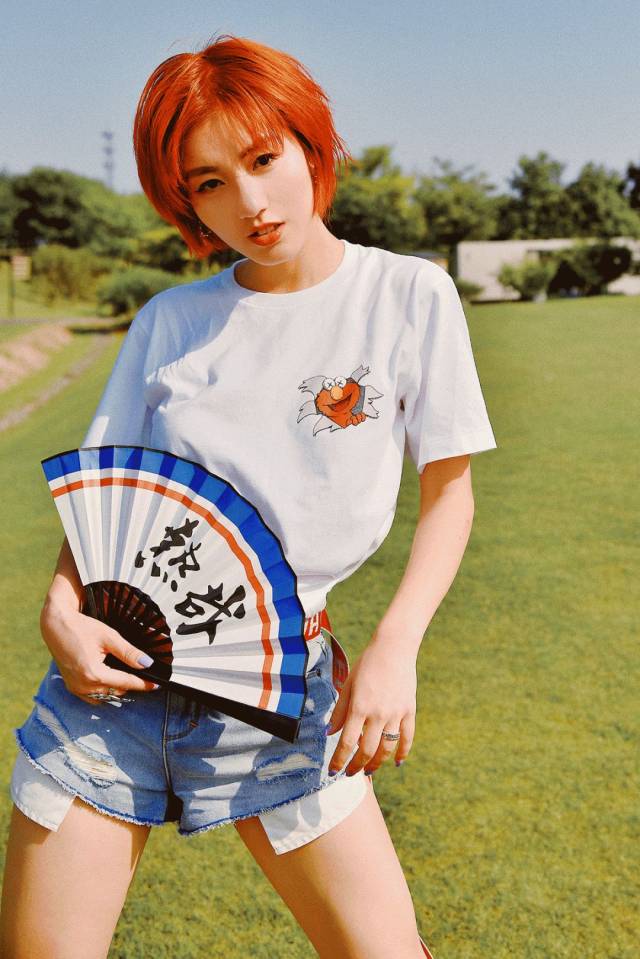 敲黑板!优衣库KAWS x 《芝麻街》 UT合作系列