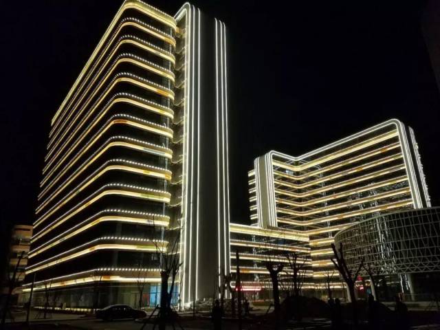 医院夜景