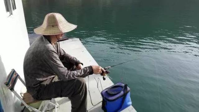 铅坠使用30克的就足够了,如果在筏钓的过程中遇到