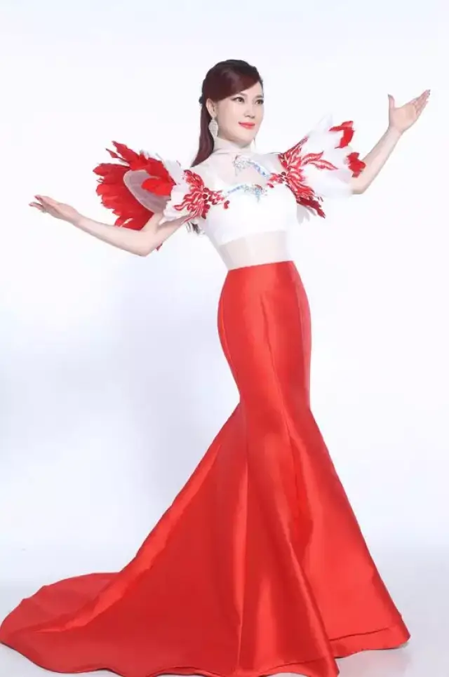 名媛天音文化创始人,青年女高音歌唱家罗媛受邀助力央视《星光大道》