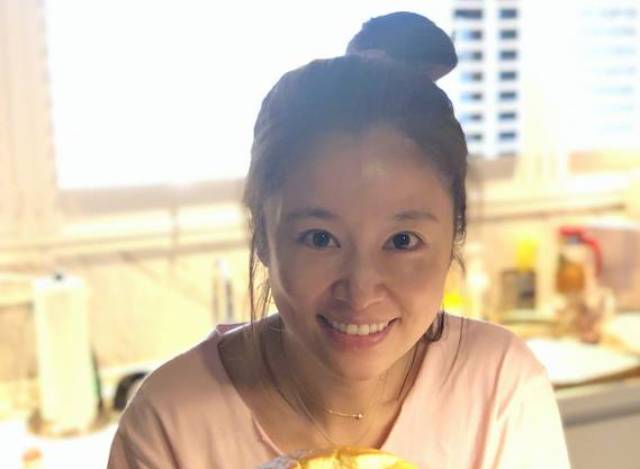林心如这素颜照你给几分?本可以打满分但网友看完身材