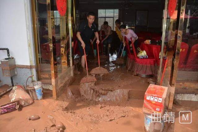 两天时间会泽县12个乡镇遭受洪涝灾害,53008人受灾图片