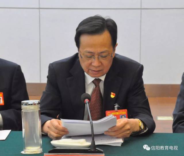 大会主席团常务主席乔新江,尚朝阳,张国晖,刘国栋,赵建玲,李群茂