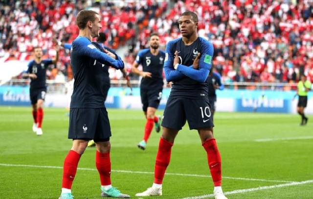 乌拉圭-西班牙、法国-阿根廷、巴西-德国,世界