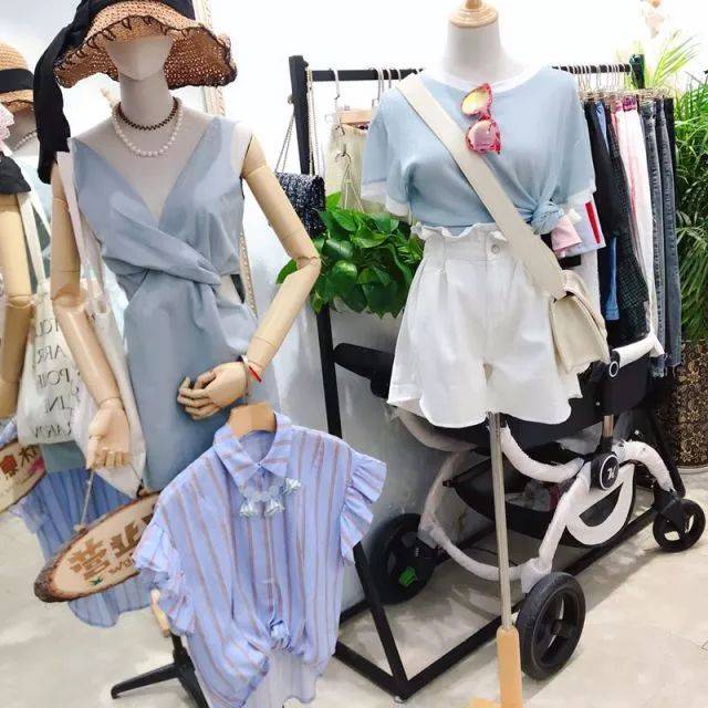 楼一楼2铺 韩衣小舍 一家值得你pick的服装店 这家风格清新甜美的小铺