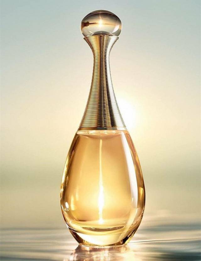 法国国宝级水晶制造商baccarat被中国买家买走,dior香水瓶就是它做的