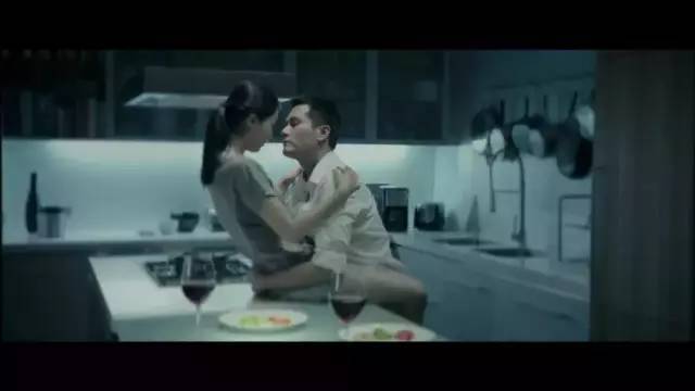 分别是什么电影?还有女主分别的名字