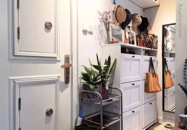 进门鞋柜设计1.5米带换鞋凳镂空 a5e1785adb5649acaa576b900a4c38c9.jpeg