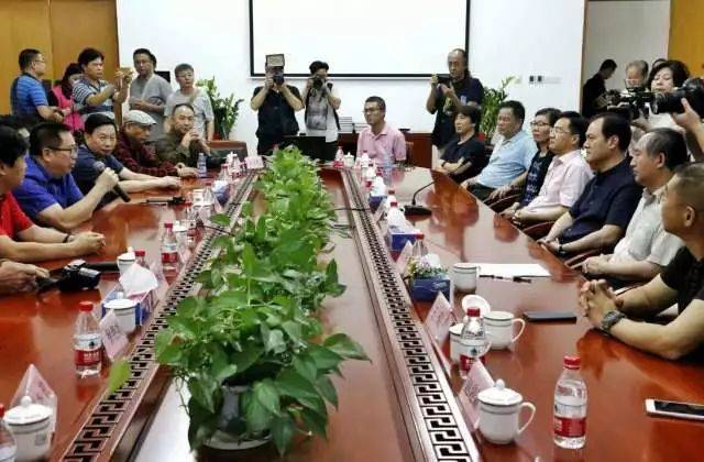 国摄影家协会深圳基层摄影工作座谈会【新闻】我院院长魏玉明应邀