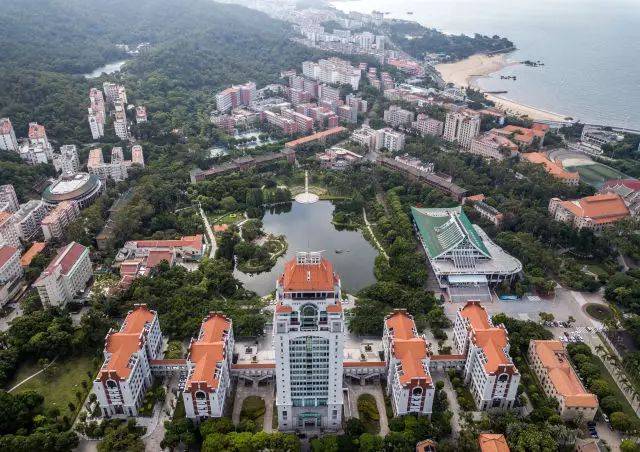 这是鸟瞰厦门鼓浪屿和厦门岛(8月24日摄).新华社记者 王建华 摄